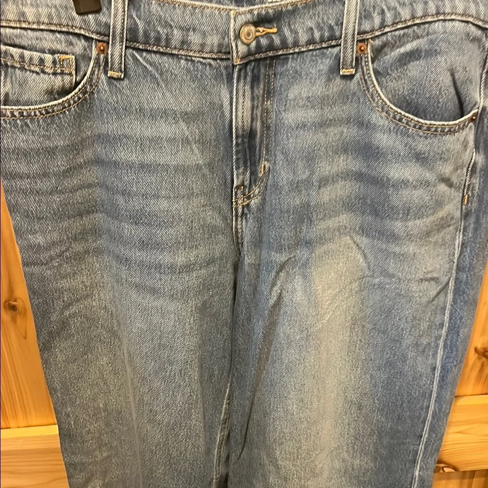 Old Navy Women's Drapey Denim Medium Blue Wide Leg Jeans - Picture 4 of 9